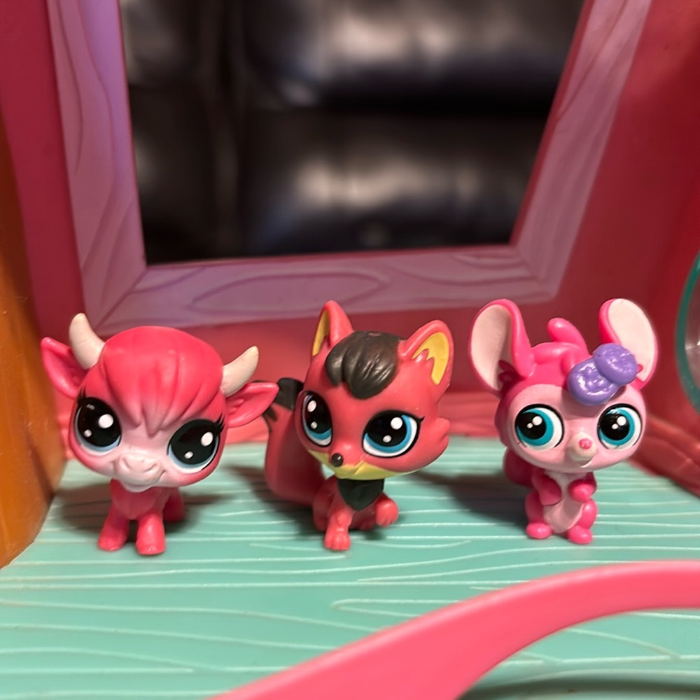 Sort of blemished newish mini LPS toys pink lot